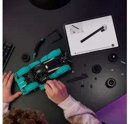 LEGO Technic Aston Martin Valkyrie – klocki konstrukcyjne dla dzieci