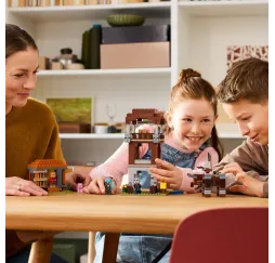 LEGO Minecraft Kryjówka rozbójników – klocki konstrukcyjne 9+