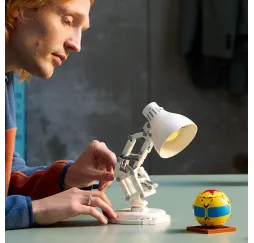 LEGO Disney Pixar Luxo Jr. – klocki konstrukcyjne dla dorosłych