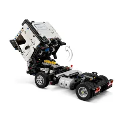 LEGO Technic Volvo FMX i koparka – klocki konstrukcyjne 10+
