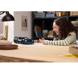 LEGO Technic Porsche GT4 e-Performance – klocki konstrukcyjne