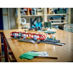 LEGO City Tramwaj miejski ze stacją – klocki konstrukcyjne 7+