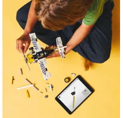 LEGO Technic Samolot transportowy – klocki konstrukcyjne 8+