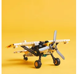 LEGO Technic Samolot transportowy – klocki konstrukcyjne 8+