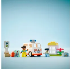 LEGO DUPLO Karetka z kierowcą – klocki konstrukcyjne dla malucha