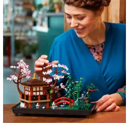 LEGO Icons Zaciszny ogród – klocki konstrukcyjne dla dorosłych