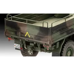 Ciężarówka Man 10T Milgl model plastikowy 1:35 Revell