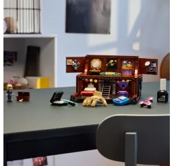 LEGO Wednesday Mieszkanie Rączki – klocki konstrukcyjne 10+