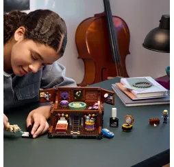 LEGO Wednesday Mieszkanie Rączki – klocki konstrukcyjne 10+