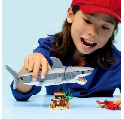 LEGO Creator Groźny rekin i skarb – klocki konstrukcyjne 8+