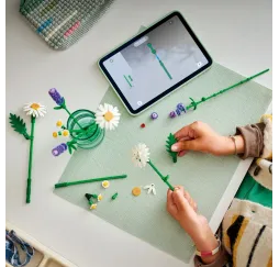 LEGO Botanicals Stokrotki – klocki konstrukcyjne dla dzieci 9+