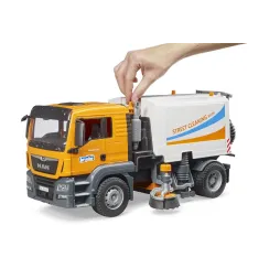Bruder Zamiatarka ulic MAN TGS – pojazd dla dzieci 4+