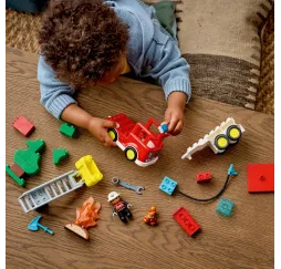 LEGO DUPLO Wóz strażacki – klocki edukacyjne 2+
