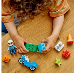 LEGO DUPLO Niebieski motocykl policyjny – klocki 2+