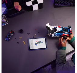 LEGO Technic BMW M4 GT3 EVO – klocki konstrukcyjne