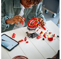 LEGO Kask Charles Leclerc Ferrari – klocki konstrukcyjne