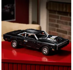 LEGO Technic Dodge Charger R/T – klocki konstrukcyjne