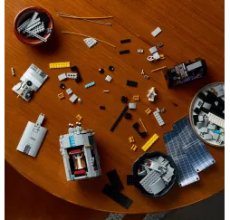LEGO Icons Teleskop Hubblea – klocki konstrukcyjne
