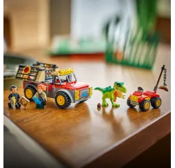 Jurassic World LEGO klocki z młodym tyranozaurem