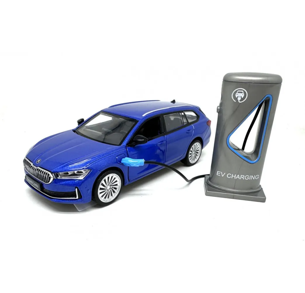 Pulio Auto MSZ 1/35 Skoda Superb Combi światło dźwięk