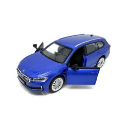 Pulio Auto MSZ 1/35 Skoda Superb Combi światło dźwięk