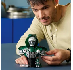 LEGO Klocki Super Heroes 76345 Popiersie Doktora Dooma