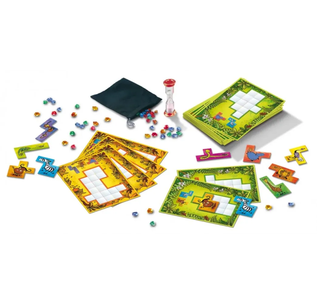 Plansza i elementy gry Ubongo podczas rozgrywki rodzinnej